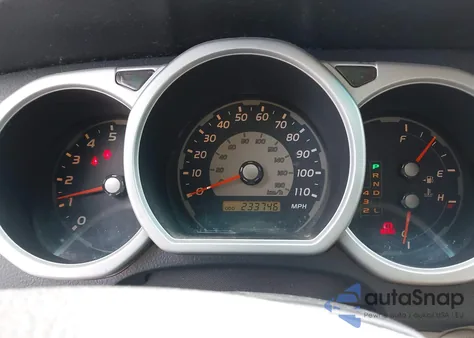 2005 Toyota 4Runner Sr5 V6 z USA, uszkodzony, nr VIN JTEBU14R658041782